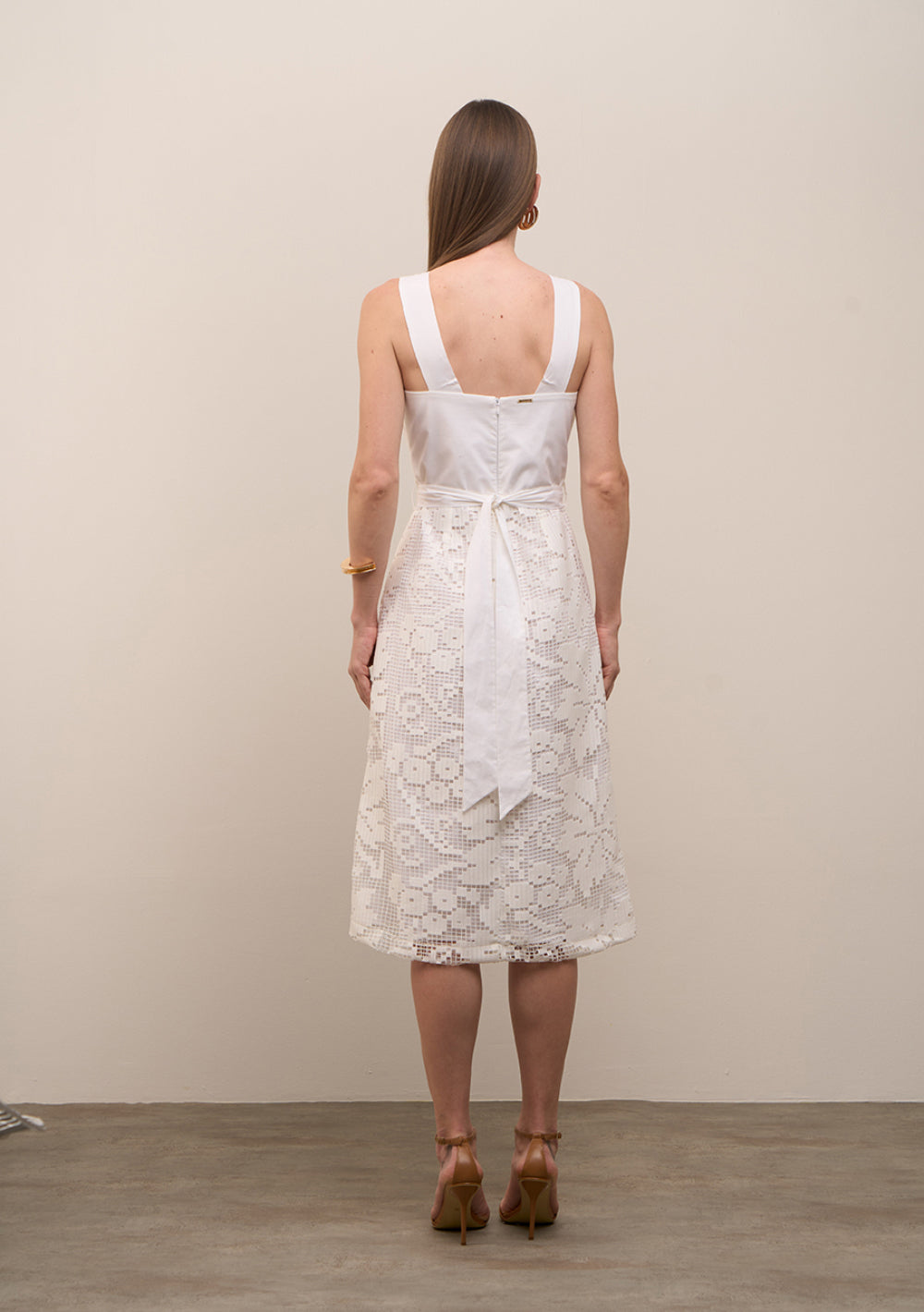 Vestido Suelto Escote En V Con Tirantes Midi