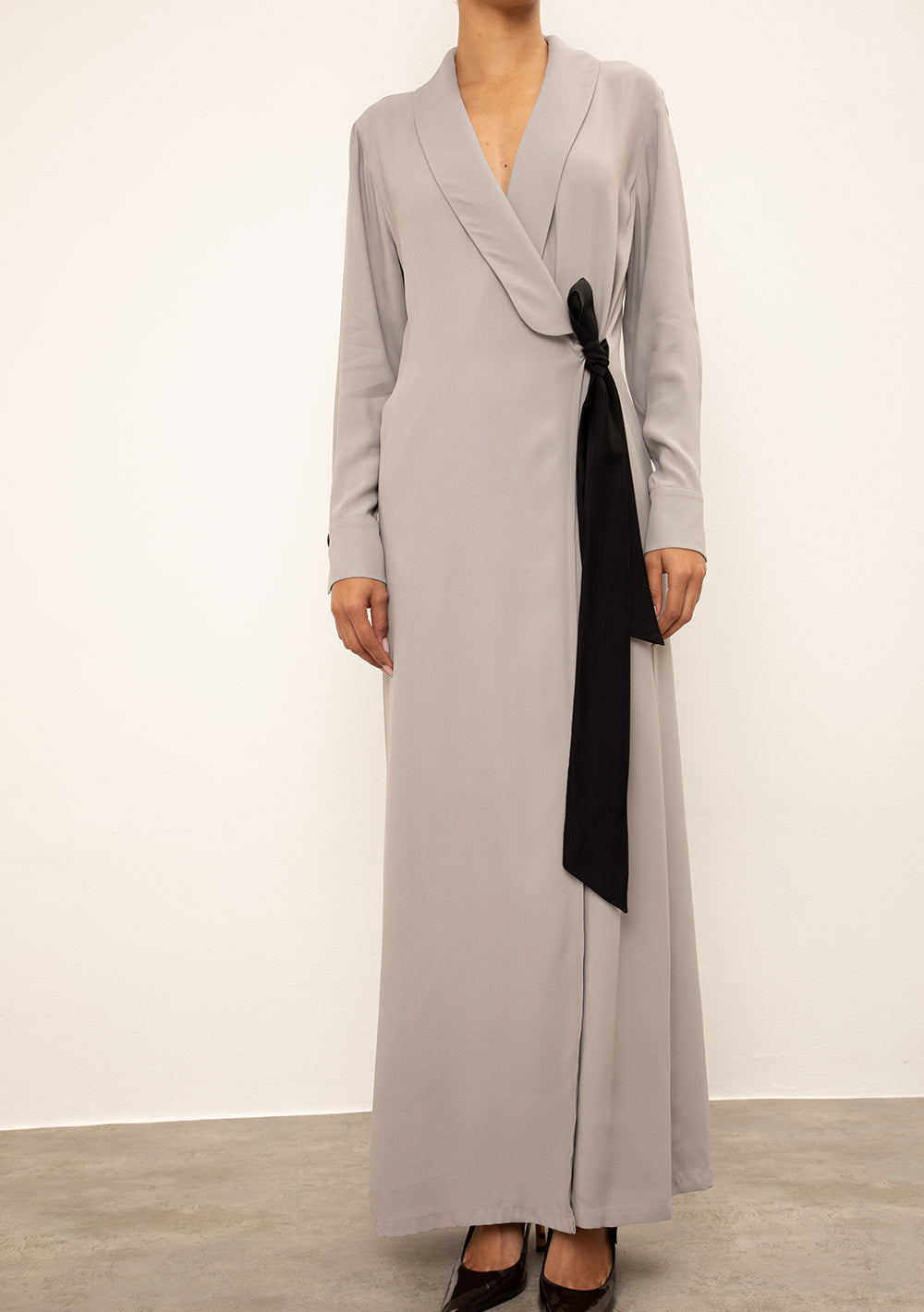 Vestido Largo Suelto Escote Cruzado Mangas Largas