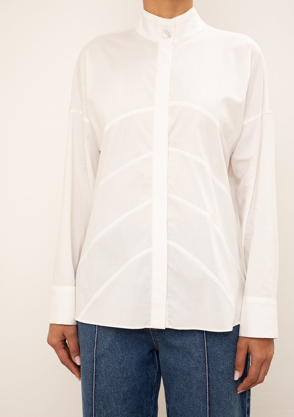 Camisa Suelta Cuello Alto Mangas Largas