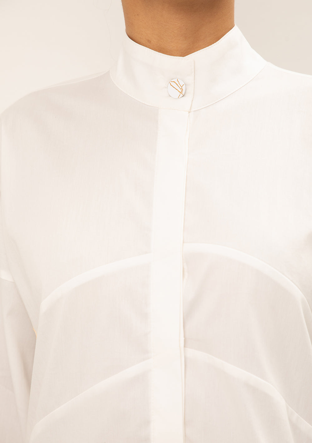 Camisa Suelta Cuello Alto Mangas Largas