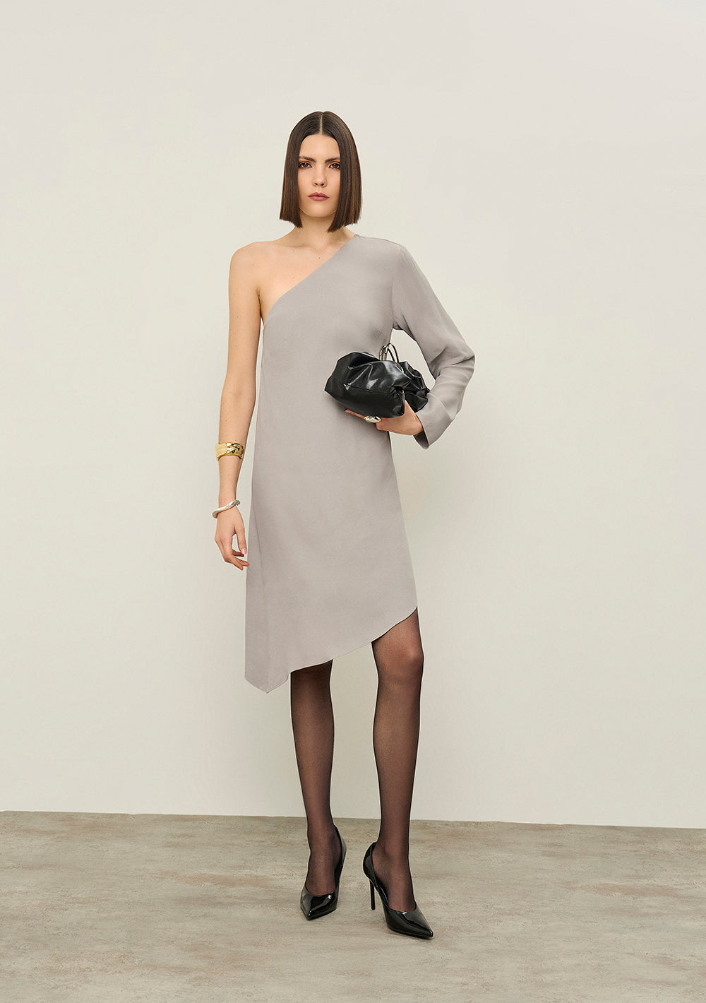 Vestido Corto Suelto De Un Solo Hombro Mangas Largas