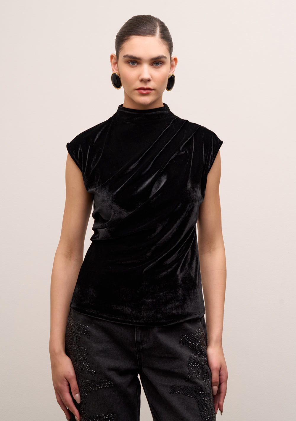 Blusa Ajustada Escote Recto Mangas Cortas