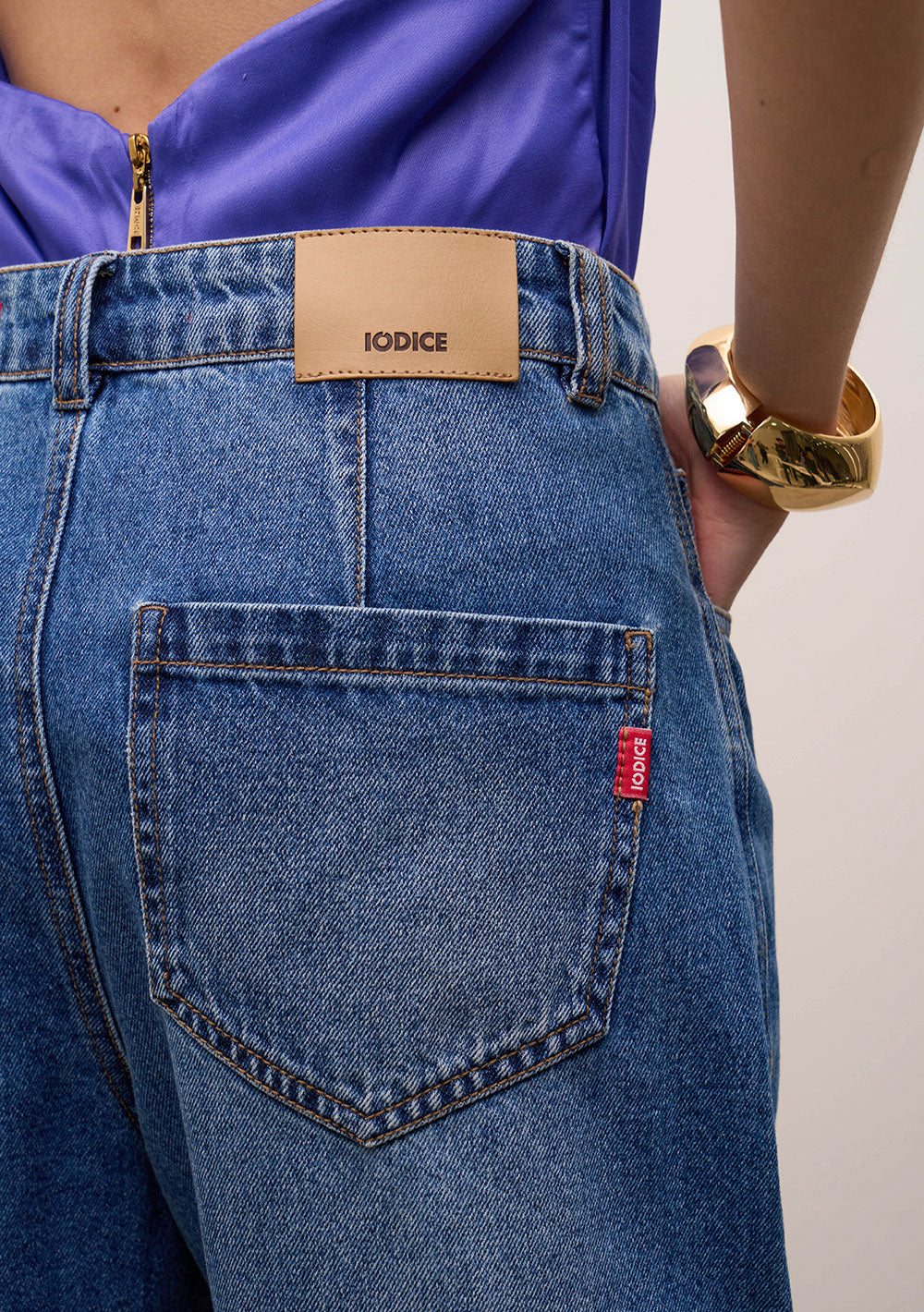 Jeans Carrot Tiro Alto