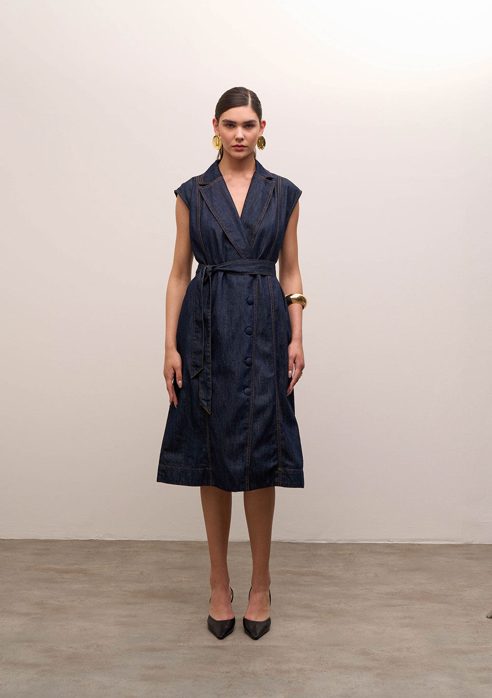 Vestido Midi Suelto Cuello Clásico sin Mangas