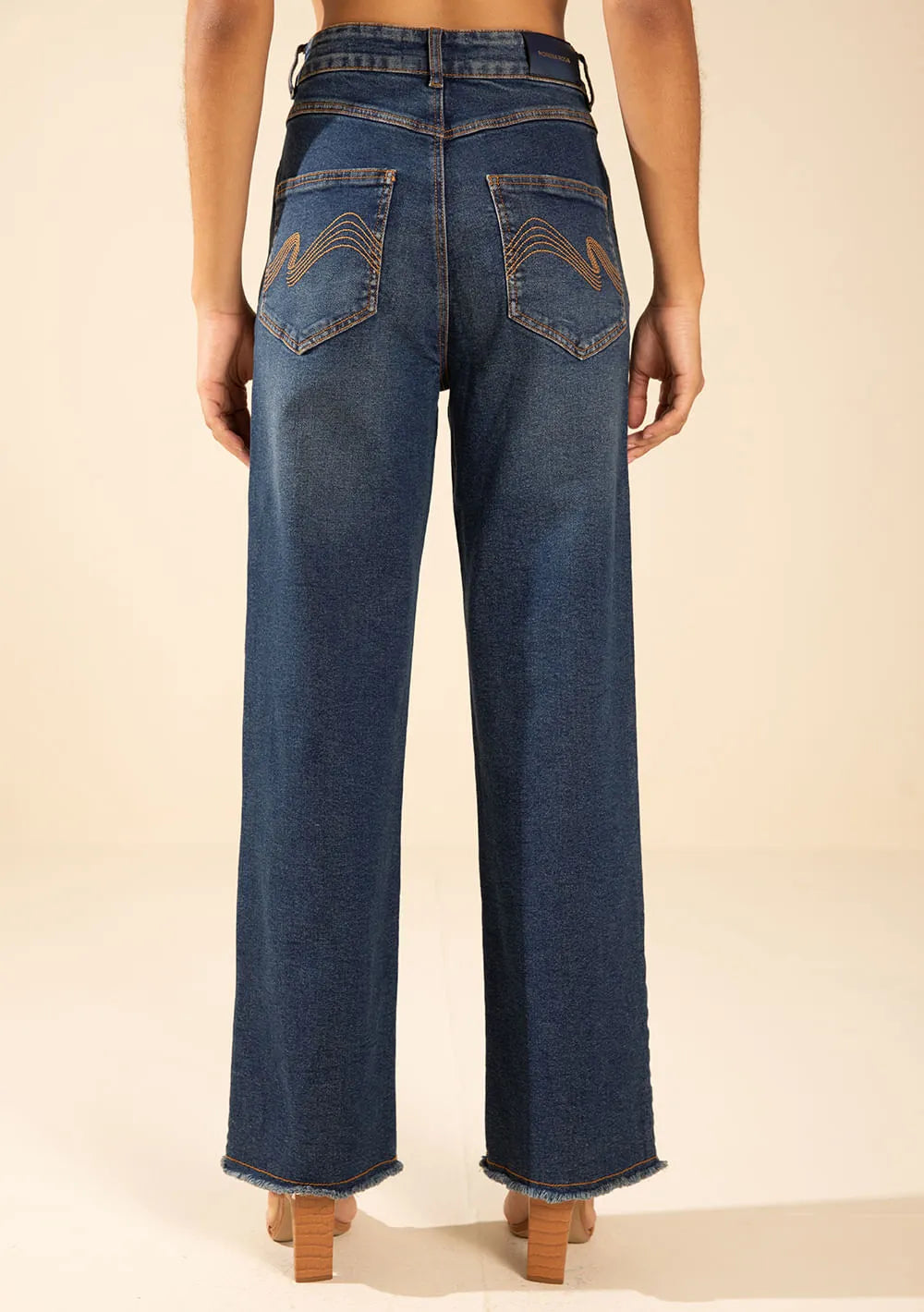 Jeans Wide Tiro Alto