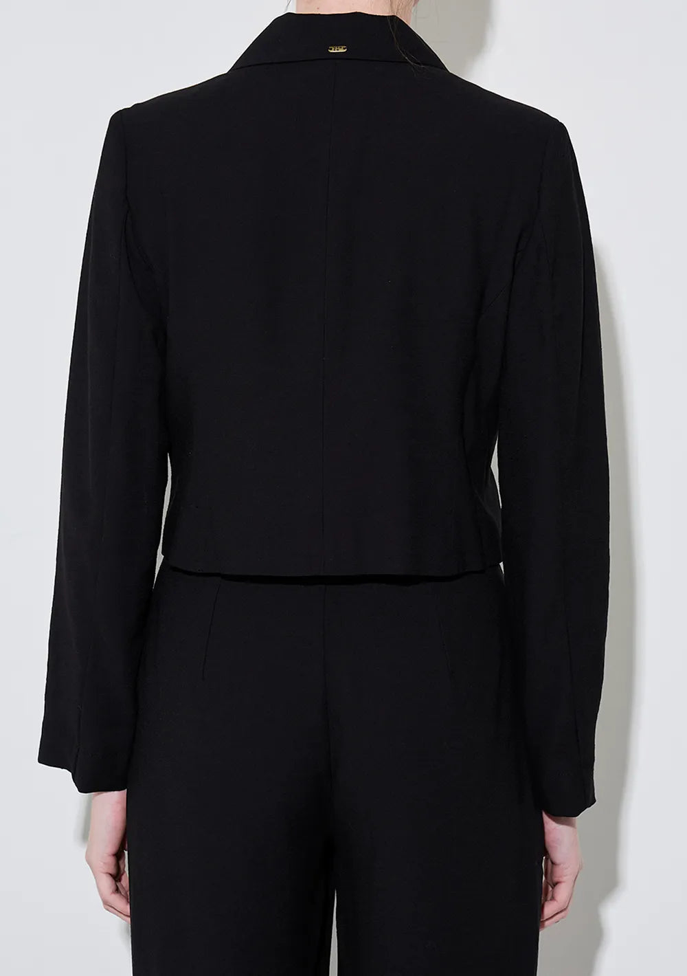 Blazer Ajustado Mangas Largas
