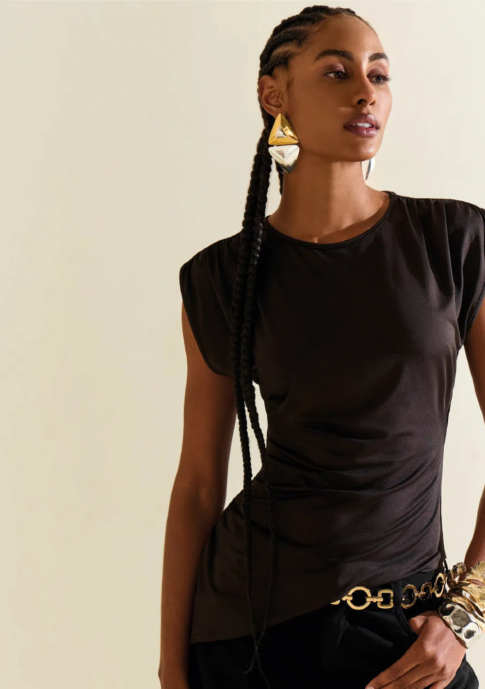 Blusa Ajustada Escote Redondo Mangas Cortas Cropped