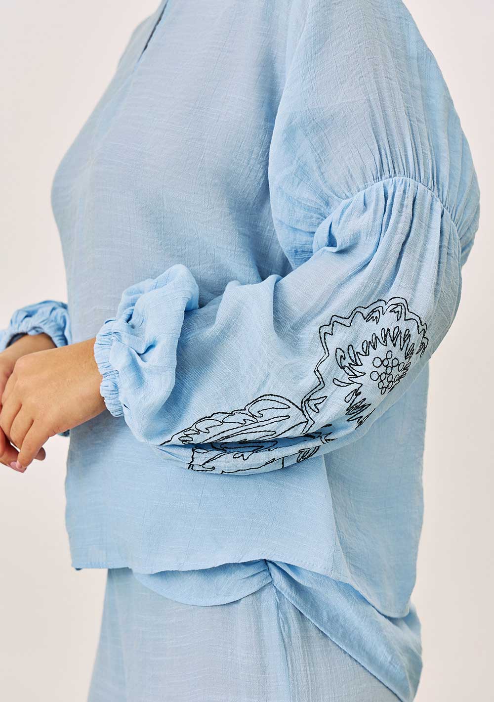 Blusa Suelta Escote Redondo Mangas Largas