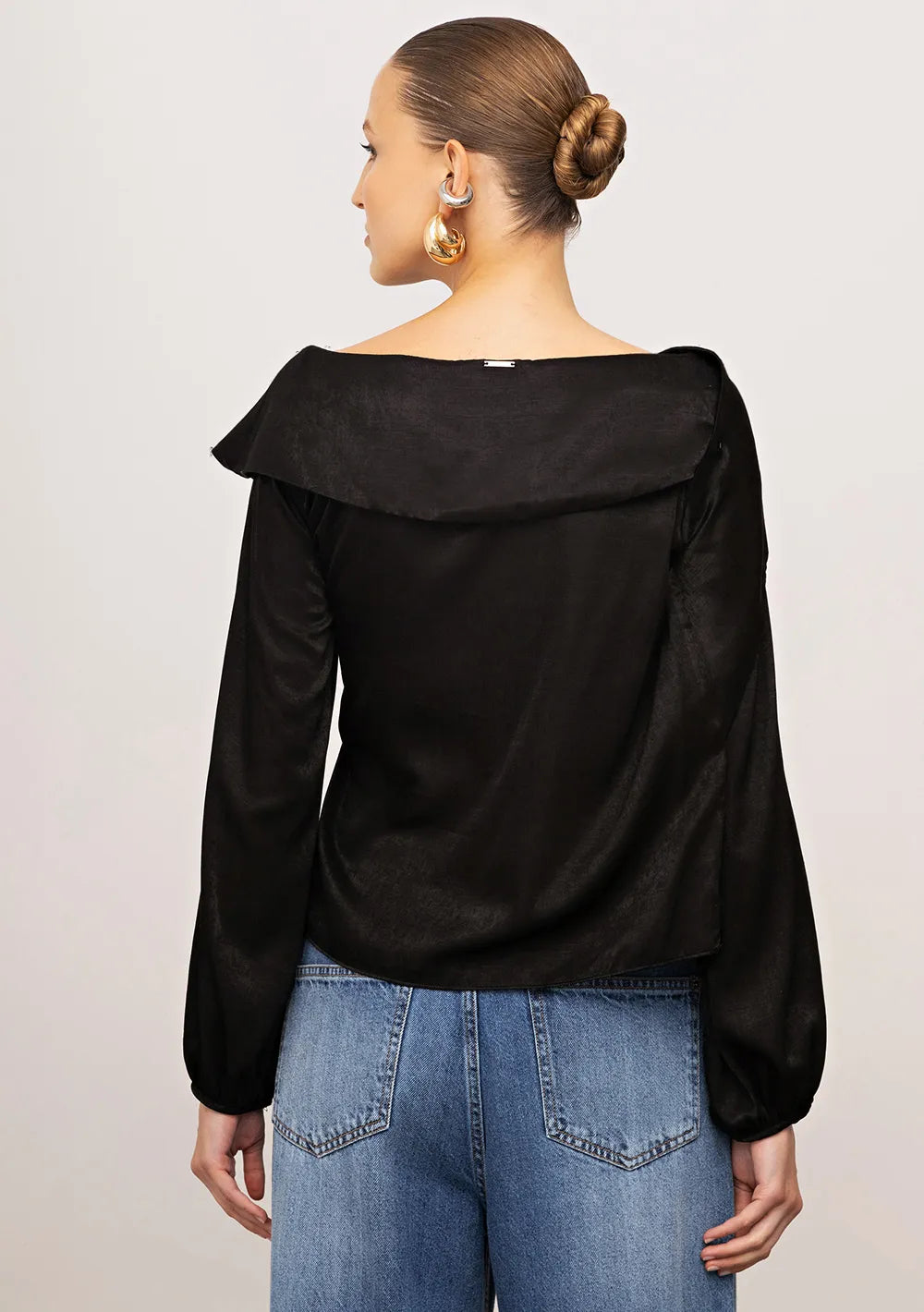 Blusa Suelta Escote Cruzado Mangas Largas