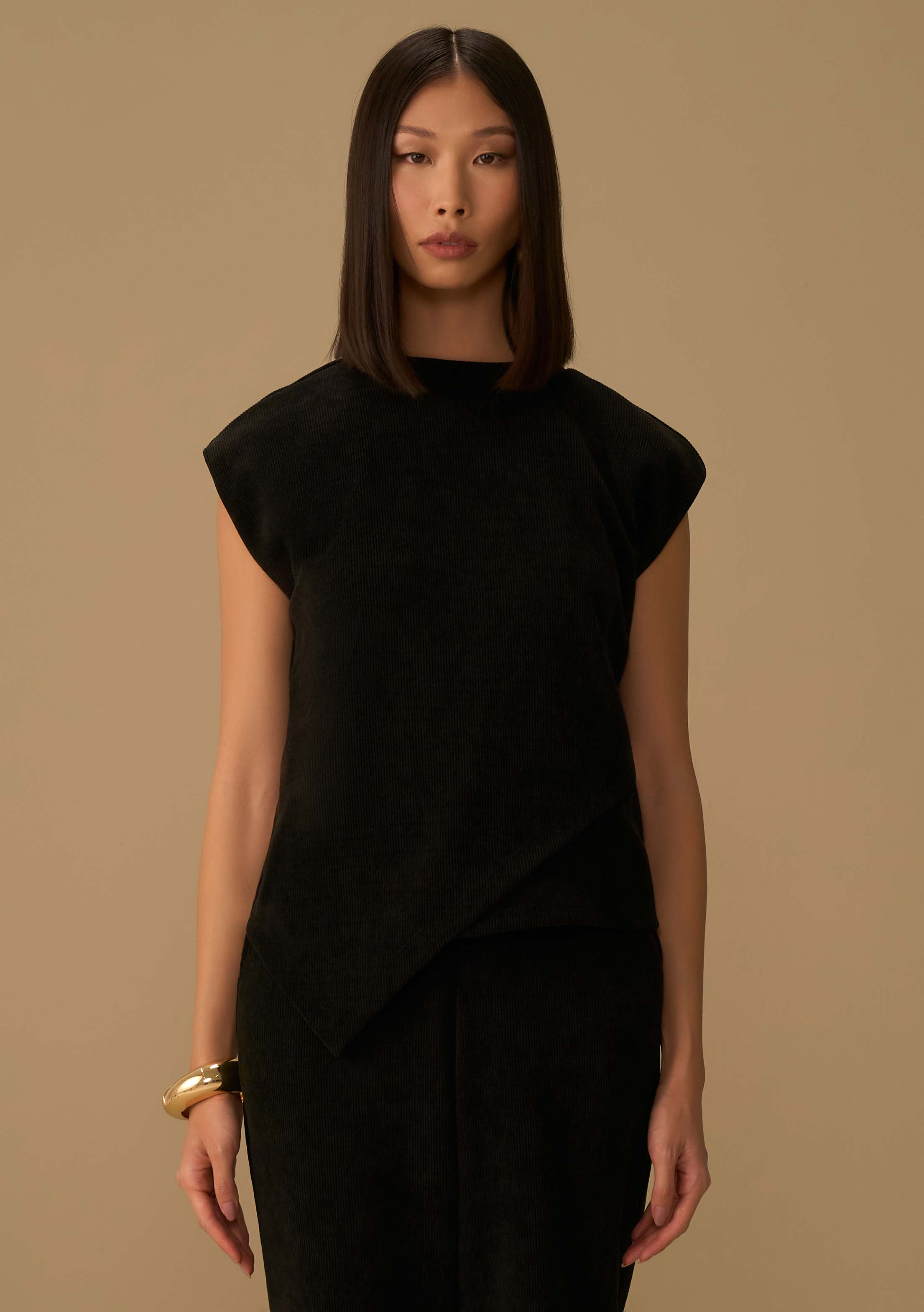 Blusa Suelta Cuello Alto Mangas Cortas