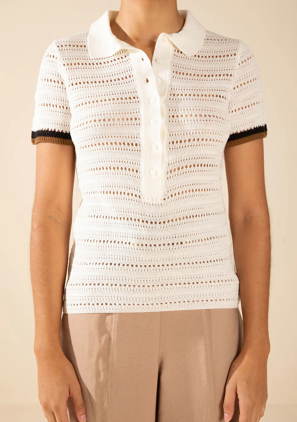 Blusa Suelta Cuello Clásico Mangas Cortas
