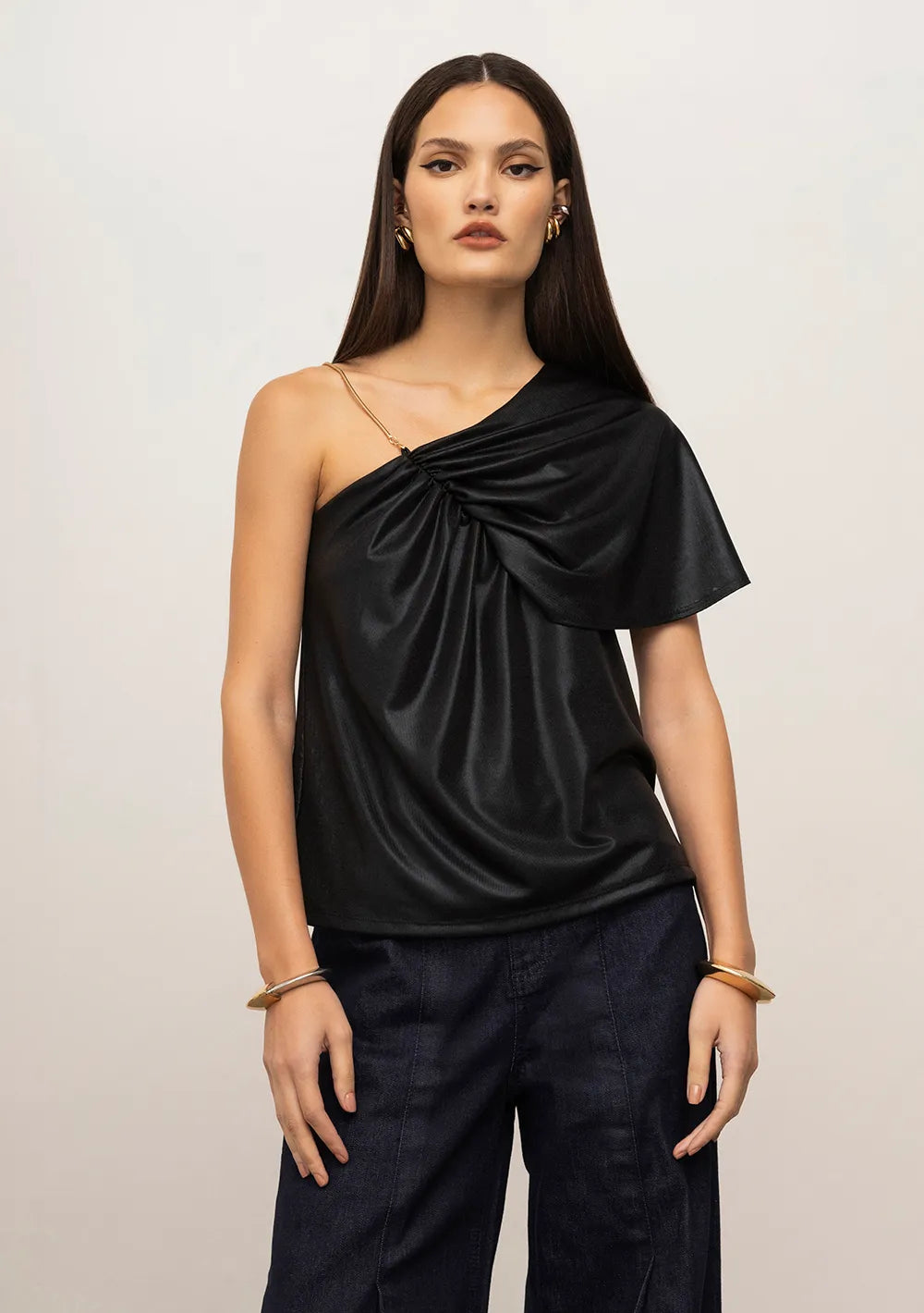 Blusa Suelta Un Solo Hombro Mangas Cortas