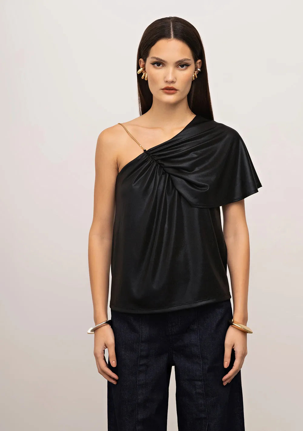 Blusa Suelta Un Solo Hombro Mangas Cortas