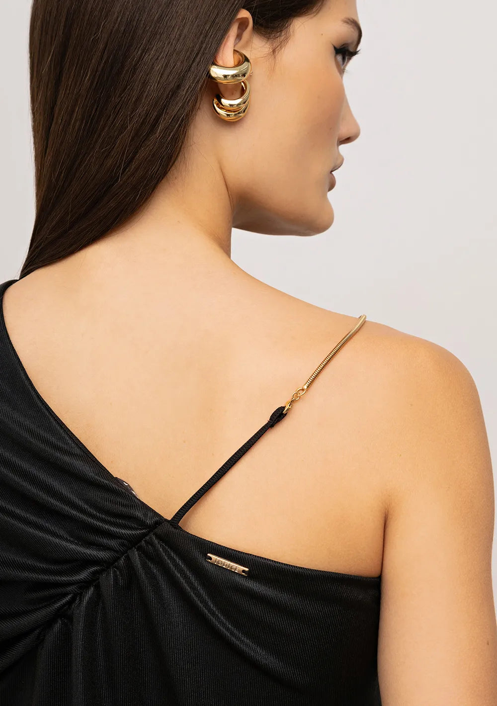 Blusa Suelta Un Solo Hombro Mangas Cortas