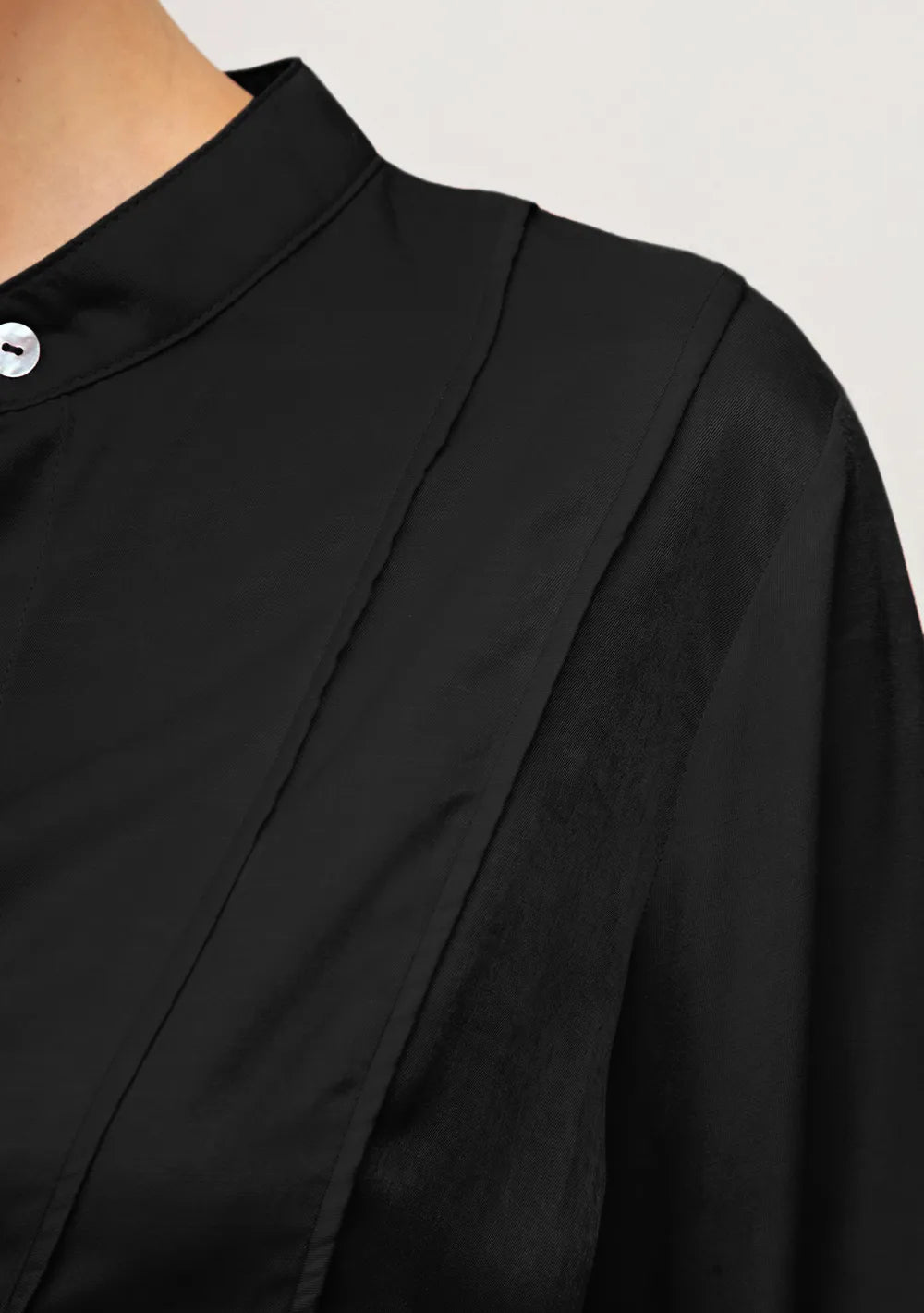 Camisa Ajustada Cuello Mao Mangas Largas