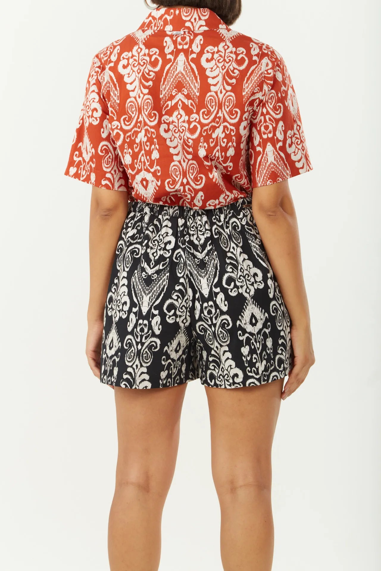 Shorts Rectos Tiro Alto