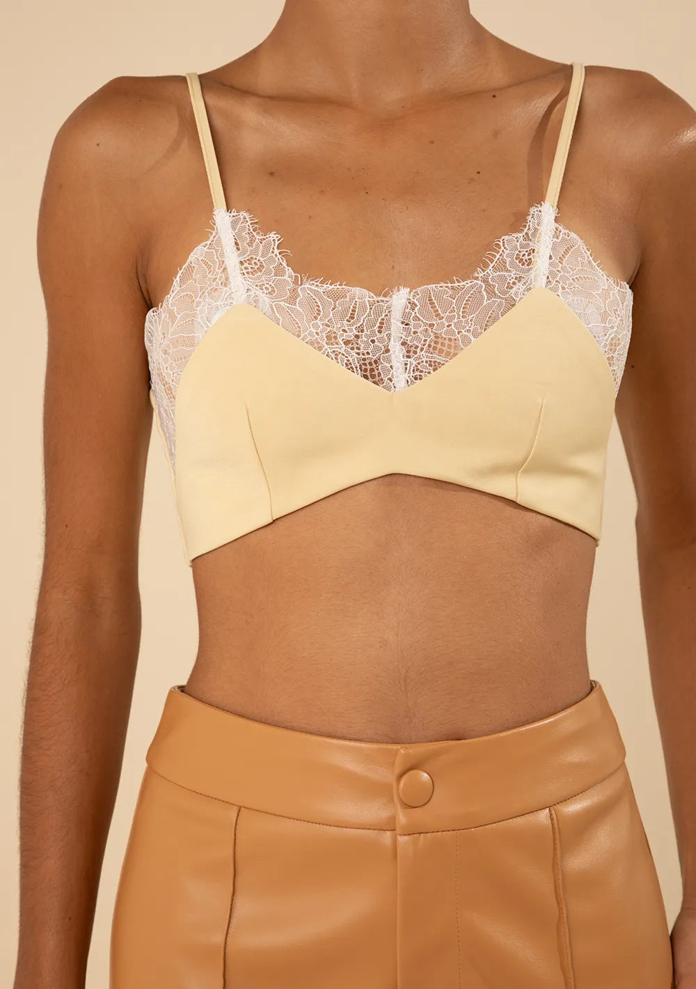 Top Escote En V Tirante Fino