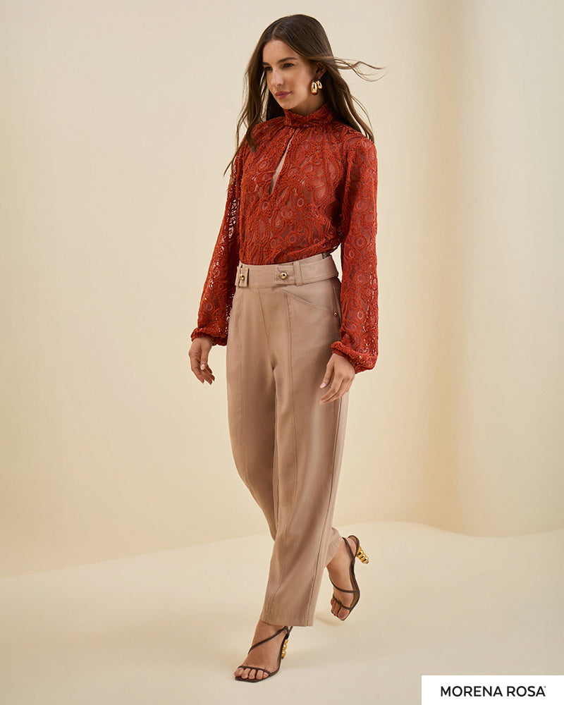 Blusa Suelta Cuello Alto Mangas Largas