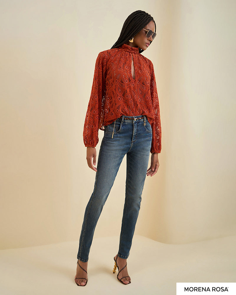 Blusa Suelta Cuello Alto Mangas Largas