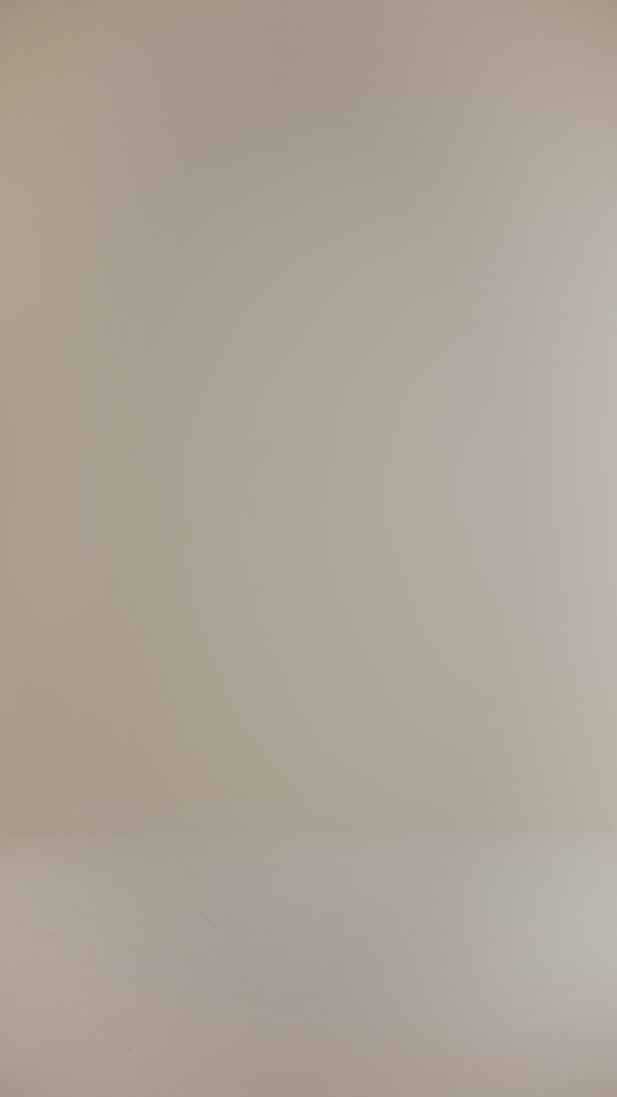 Vestido Corto Escote en V Con Babado